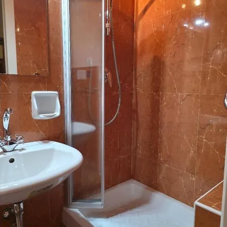 Privatunterkunft Chez Oriana Termini St *